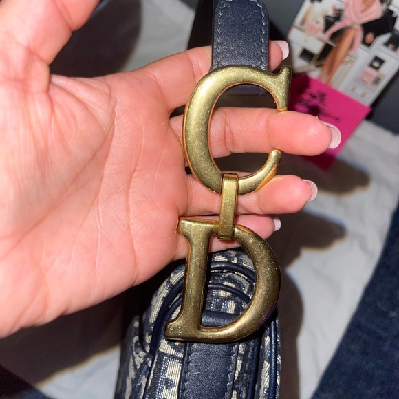 Iconic Dior saddle bag. Regular size. Comes with authenticity card and dust bag. - Picture 5 of 5